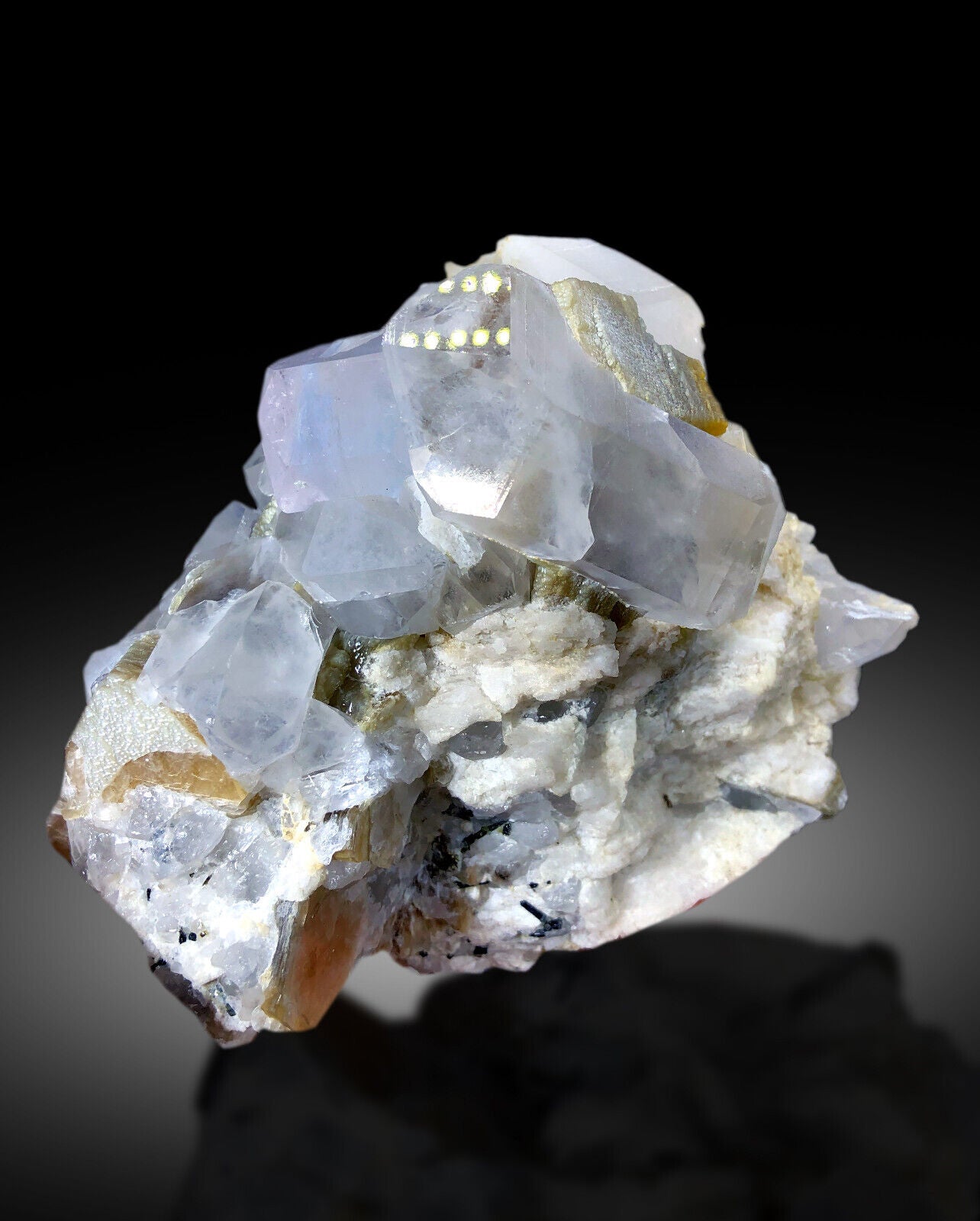 luxury mineral display with AquaMorganite crystals
rare pegmatite mineral formation from Afghanistan