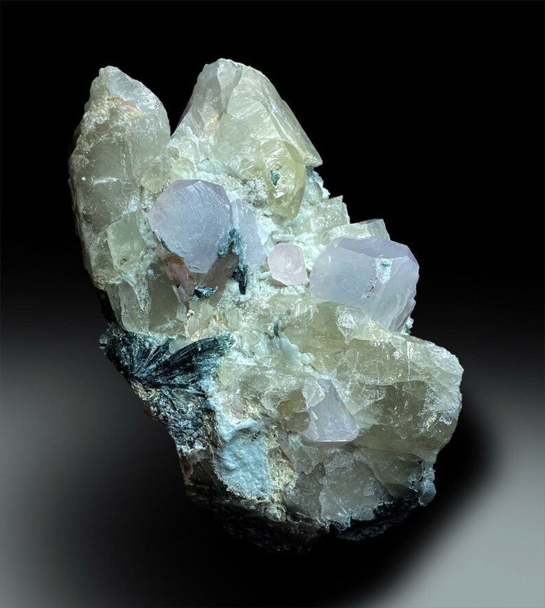 pink morganite and indicolite tourmaline
morganite kunzite quartz mineral specimen