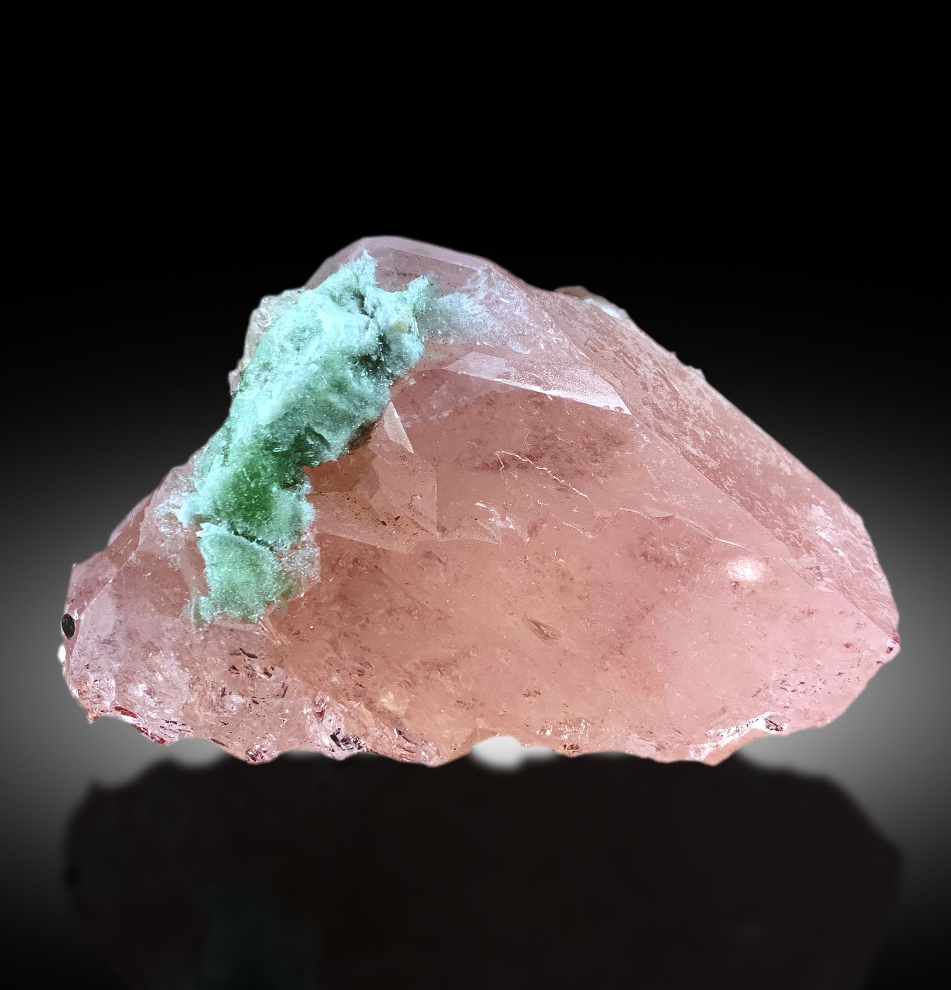 natural morganite crystal Afghanistan
morganite with green tourmaline cluster