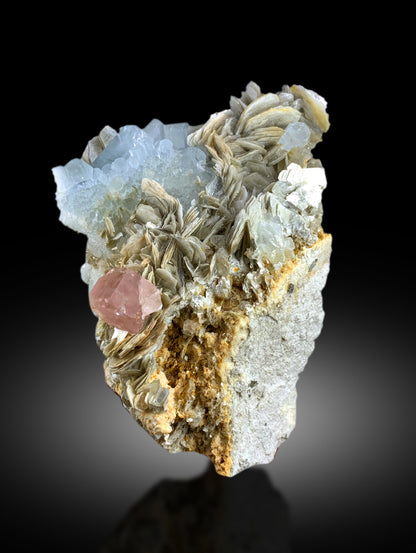 aquamarine crystal cluster Pakistan
natural aquamarine and apatite
aquamarine crystal display specimens