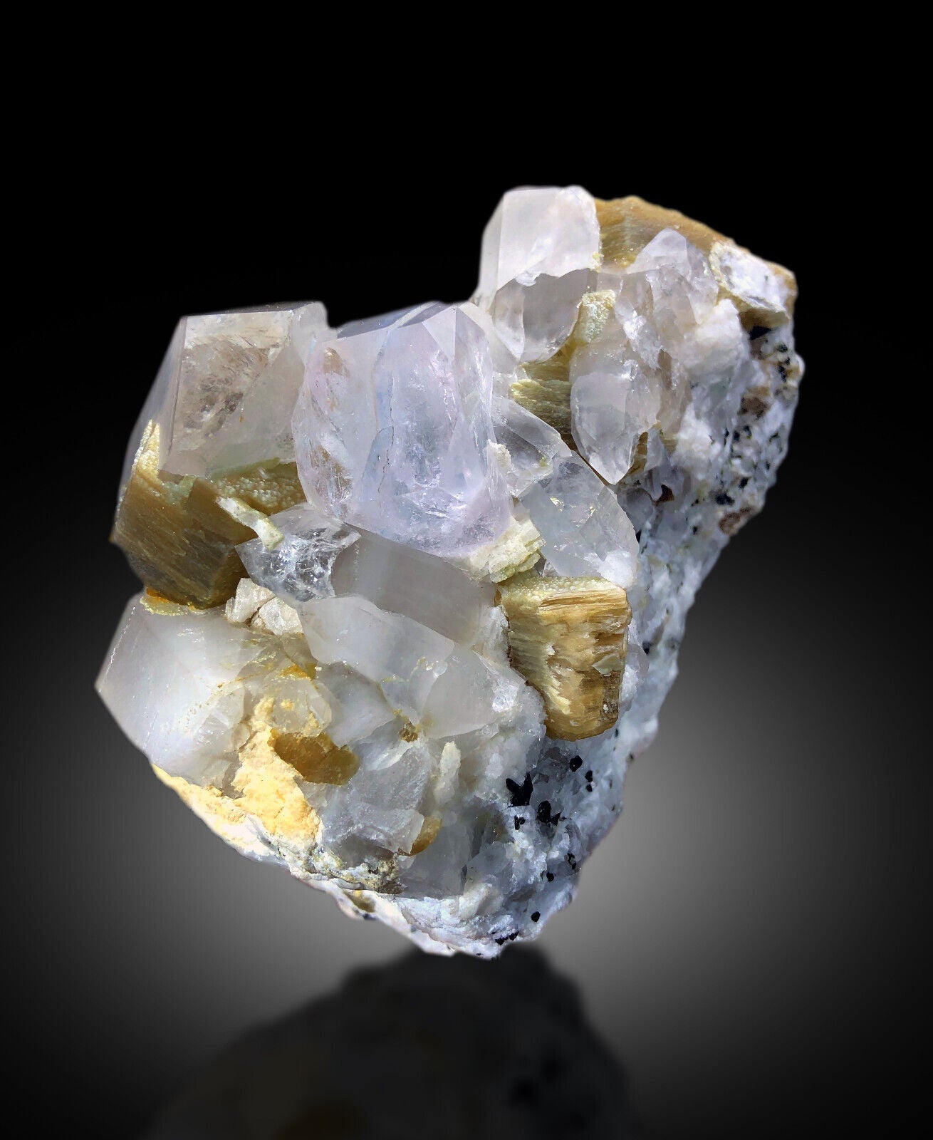 natural bi-color beryl crystal cluster from Afghanistan
aesthetic AquaMorganite cabinet display specimen