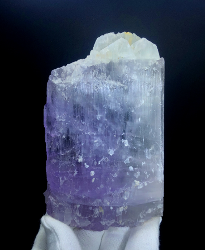 natural gemstone specimen kunzite
cabinet display kunzite crystal