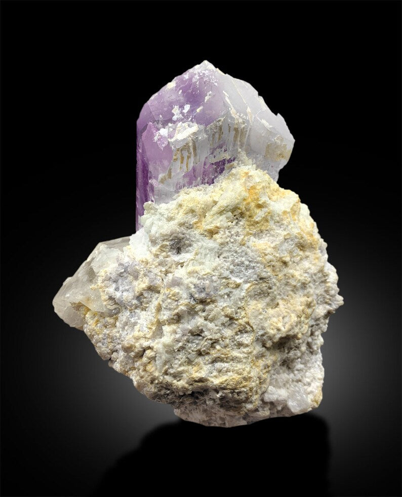 kunzite quartz lepidolite association
natural kunzite crystal on matrix
