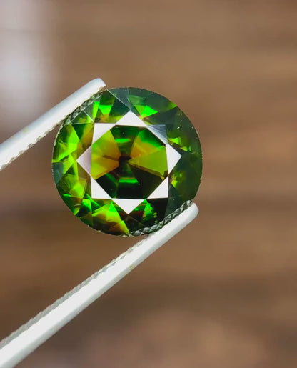 AAA Chrome Sphene Gemstone, Sphene Faceted Cut Stone, Loose Gemstone, Sphene Jewellry, Handmade Jewellry - 6.21 CT