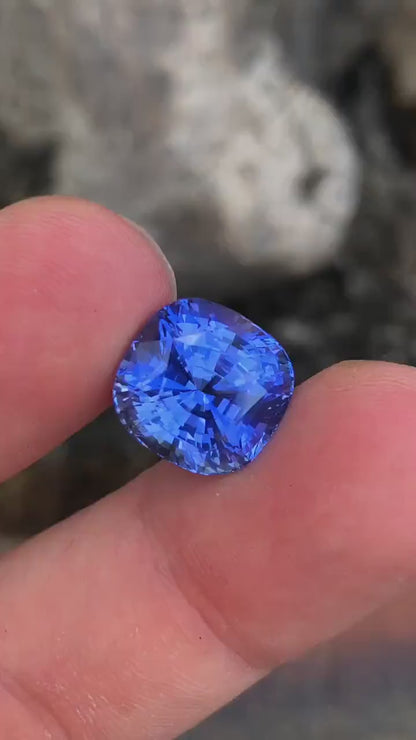 Unheated Lotus Certified Blue Sapphire Gemstone Certified Cornflower Blue Sapphire Perfect Cushion Cut for engagement Ring 10.24 carts