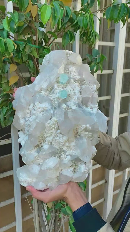 Blue Aquamarine Crystals with Quartz Cluster, Museum Grade Aqumarine, Raw Mineral, Aquamarine Specimen - 9566 gram