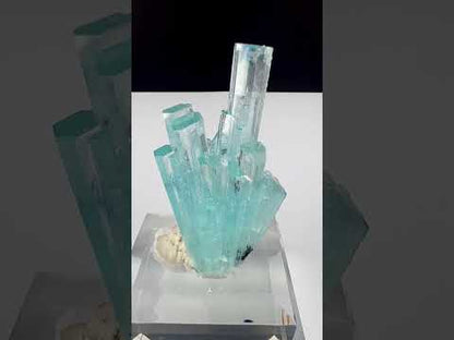 Aquamarine Spray with Albite from Pakistan, 69 gran