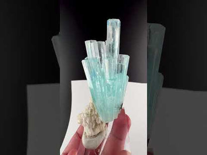 Aquamarine Spray with Albite from Pakistan, 69 gran