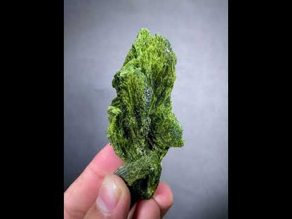 Tree Green Epidot Crystal From Pakistan - 85 Grams