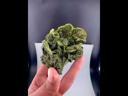 Tree Green Epidot Crystal From Pakistan - 212 Grams