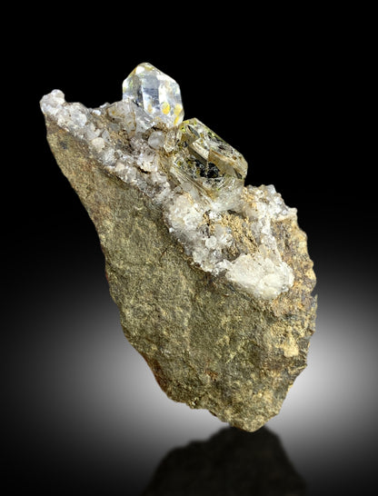 geological petroleum quartz specimen
untreated enhydro quartz mineral
quartz crystal cluster with petroleum inclusions