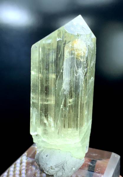 lustrous yellow kunzite crystal specimen
rare yellow triphane crystal natural formation