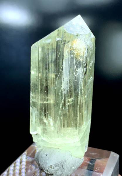 lustrous yellow kunzite crystal specimen
rare yellow triphane crystal natural formation
