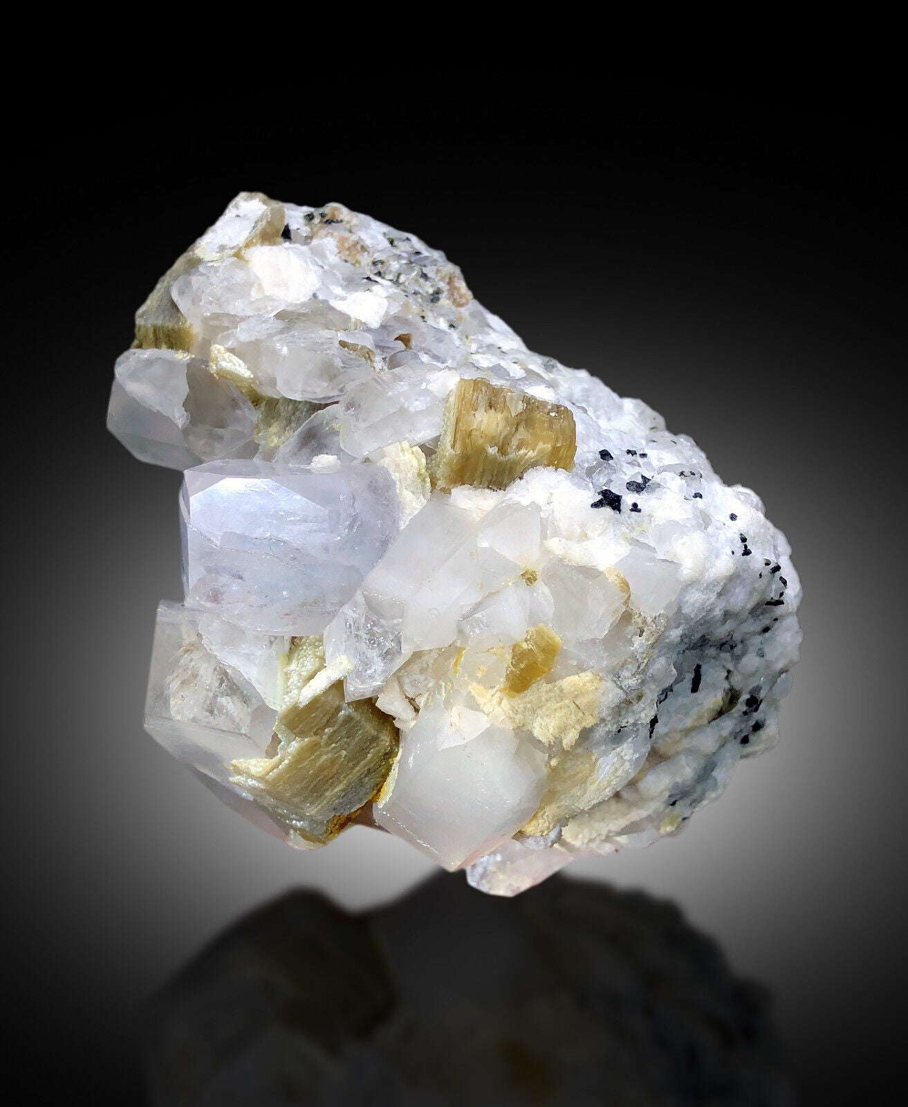 untreated Afghan beryl crystal association
fine geological specimen with bicolor crystal zoning