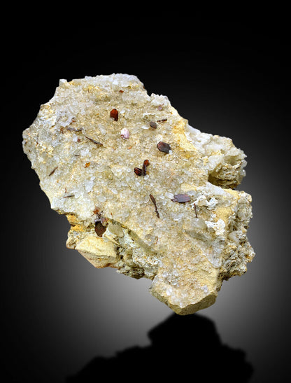 rare Brookite cabinet-display specimen
large self-standing Brookite mineral
untreated Brookite with quartz association