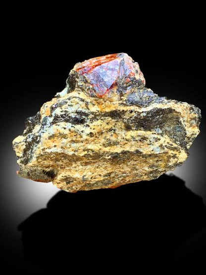 red zircon crystal rock natural mineral
zircon specimen 128x102 mm display stone